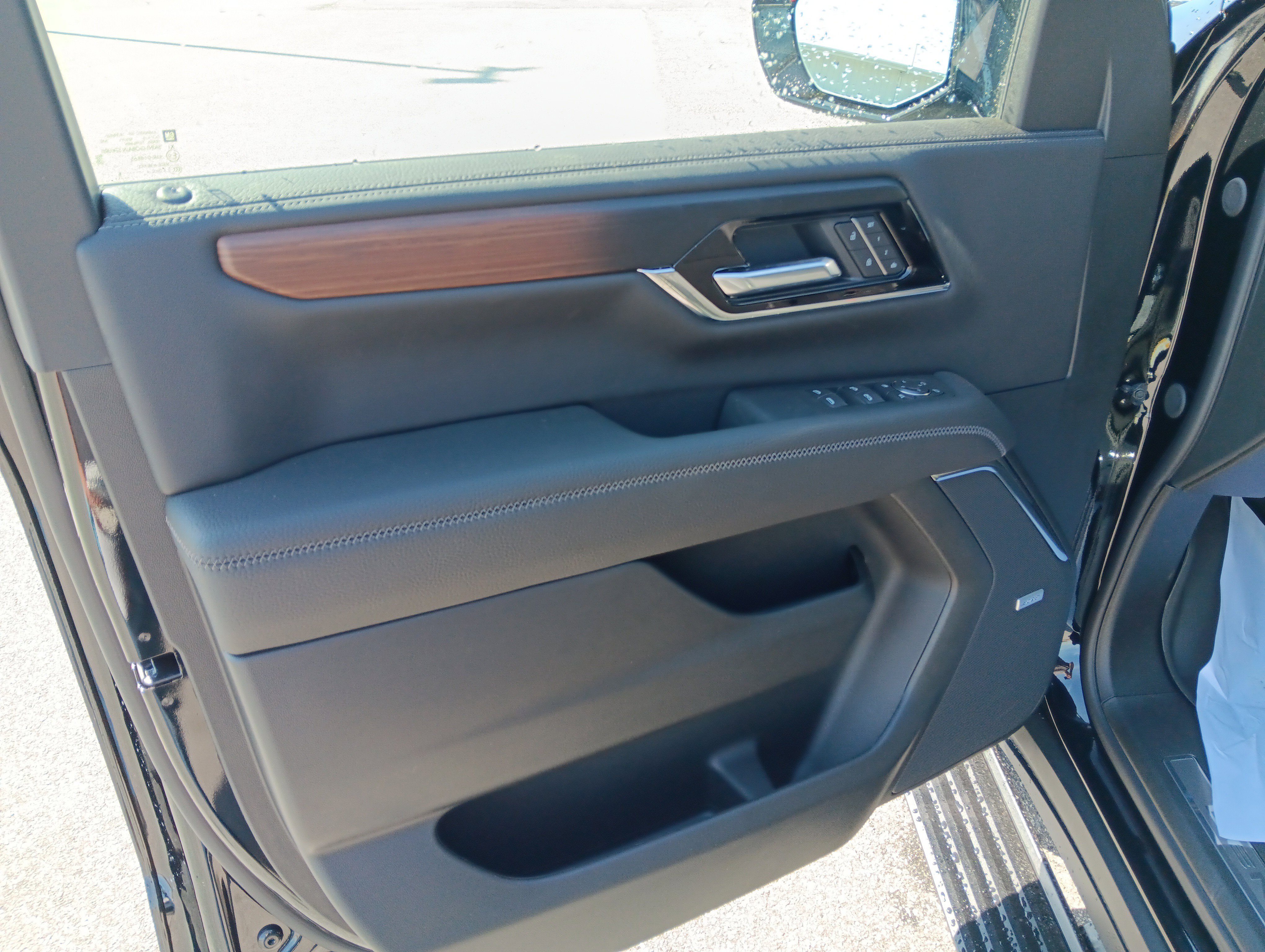 New 2026 GMC Yukon XL Denali image 8