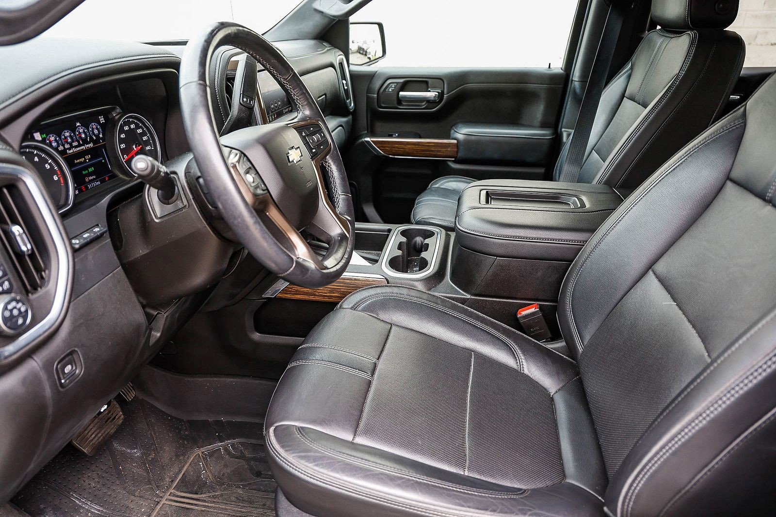 Used 2021 Chevrolet Silverado 1500 High Country w/ Technology Package image 5