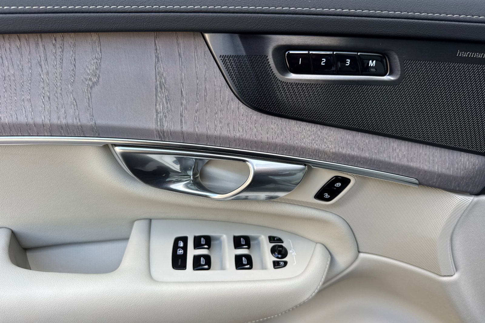 New 2026 Volvo XC90 T8 Ultra AWD/4WD image 8