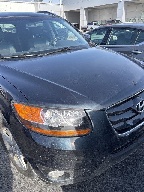 Used 2010 Hyundai Santa Fe SE image 2