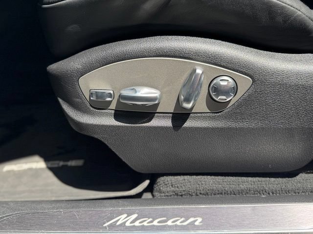 Certified 2026 Porsche Macan AWD/4WD image 16