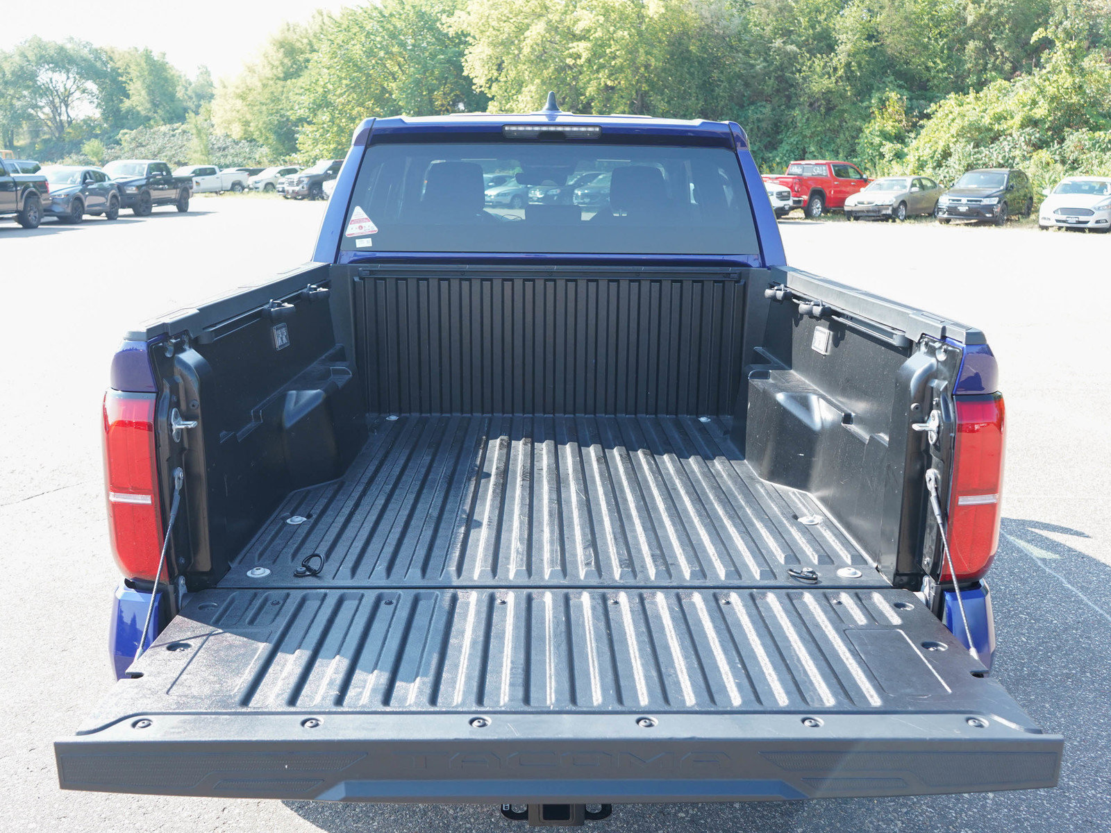 Used 2024 Toyota Tacoma TRD Off-Road AWD/4WD image 15