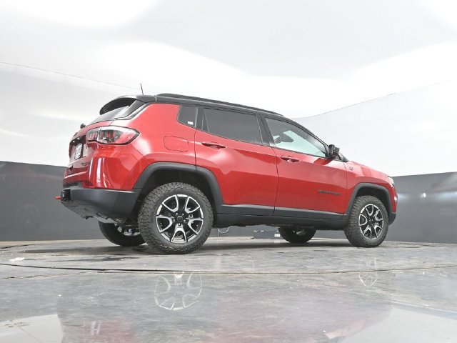New 2026 Jeep Compass Trailhawk w/ Trailer Tow Group AWD/4WD image 39