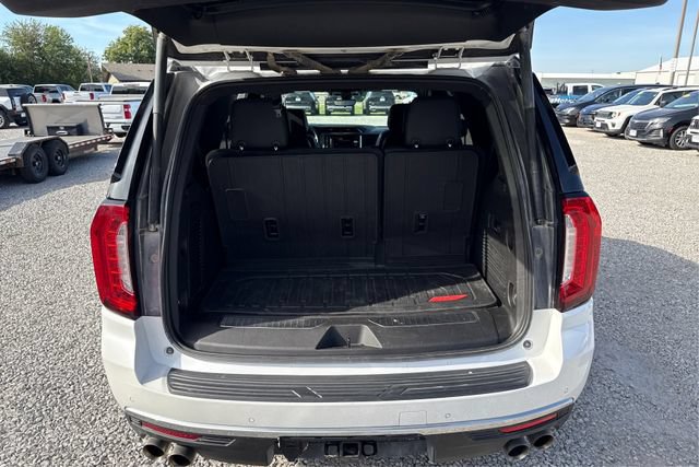 Used 2022 GMC Yukon Denali w/ Denali Reserve Package AWD/4WD image 12
