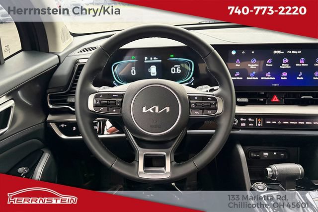 Used 2025 Kia Sportage EX AWD/4WD image 4