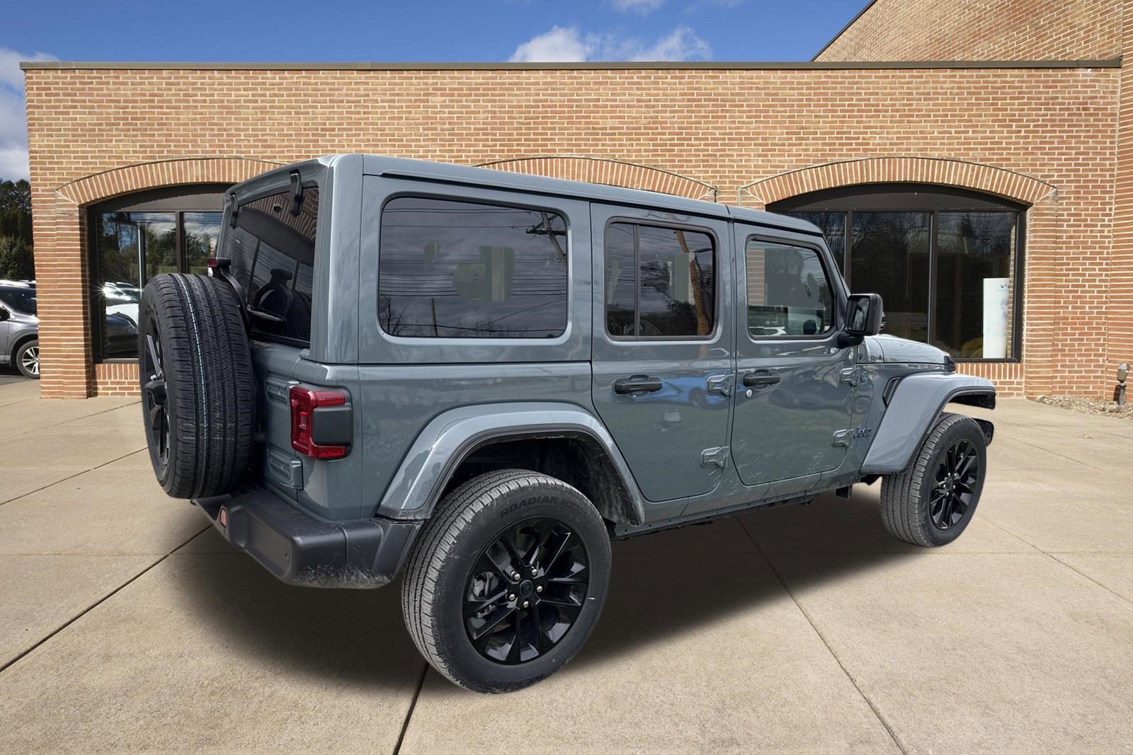 Used 2025 Jeep Wrangler Sahara w/ Safety Group image 3