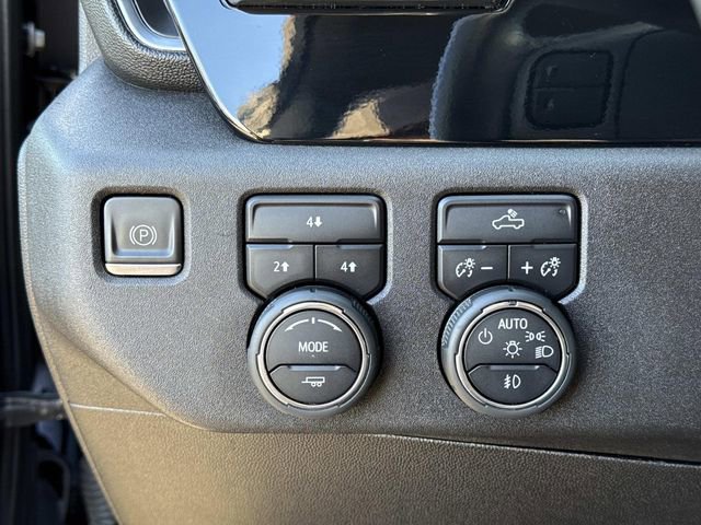 Used 2024 Chevrolet Silverado 2500 LT w/ Convenience Package image 24