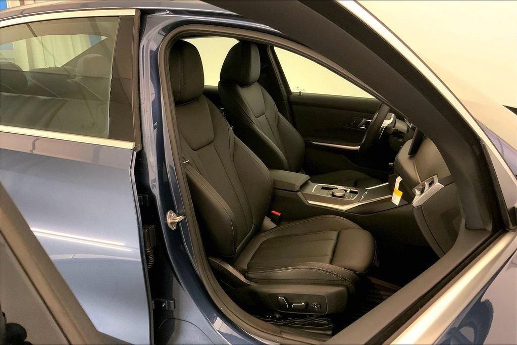 New 2026 BMW 330i xDrive Sedan w/ Premium Package AWD/4WD image 7