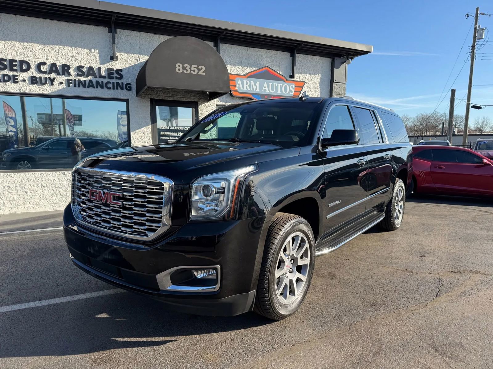 Used 2018 GMC Yukon XL Denali w/ Open Road Package image 3