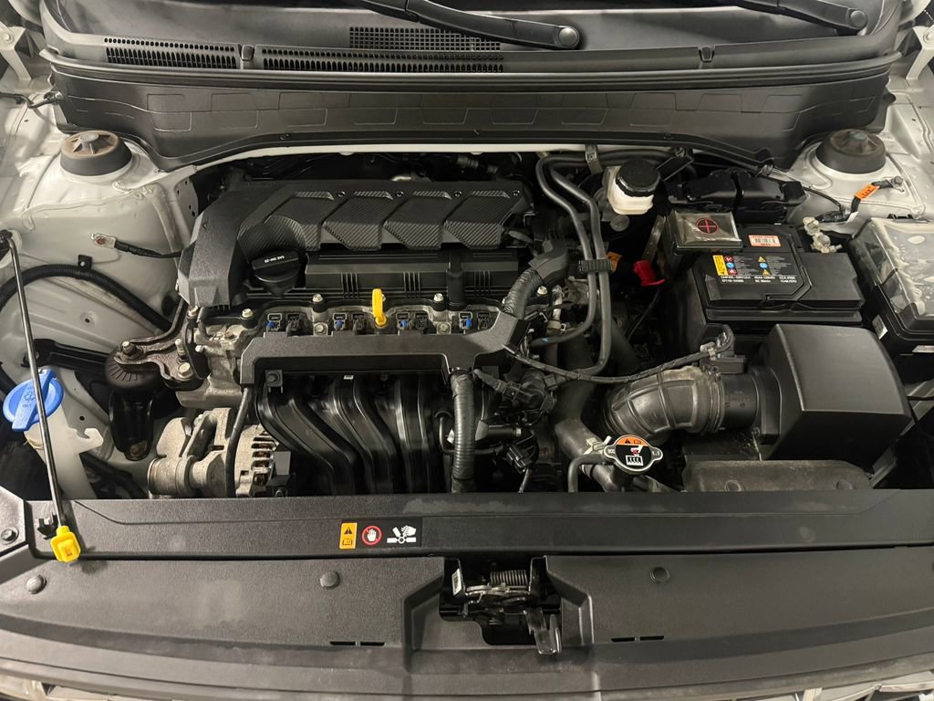 Certified 2022 Hyundai Venue SEL image 21