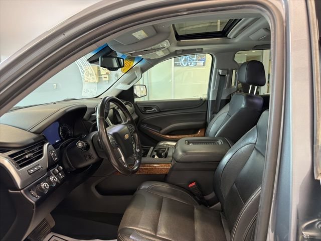 Used 2018 Chevrolet Suburban Premier AWD/4WD image 14
