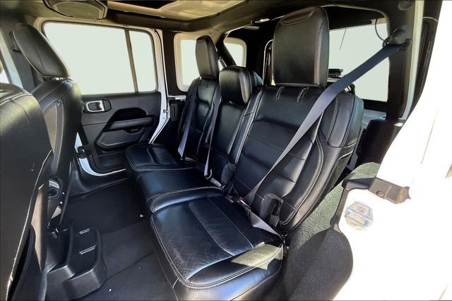 Used 2022 Jeep Wrangler Unlimited Sahara w/ Cold Weather Group AWD/4WD image 23