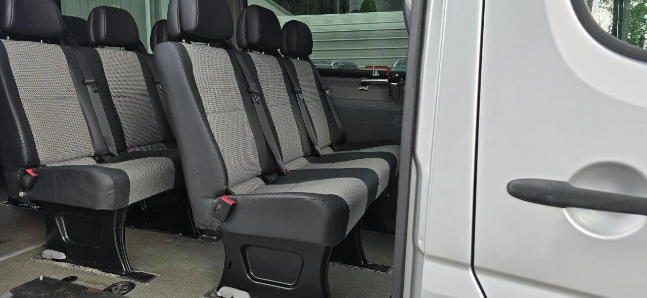 Used 2008 Dodge Sprinter 2500 RWD image 12