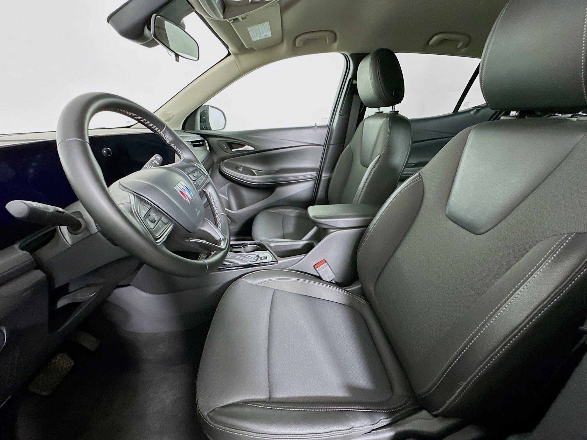 Used 2025 Buick Encore GX Preferred image 13