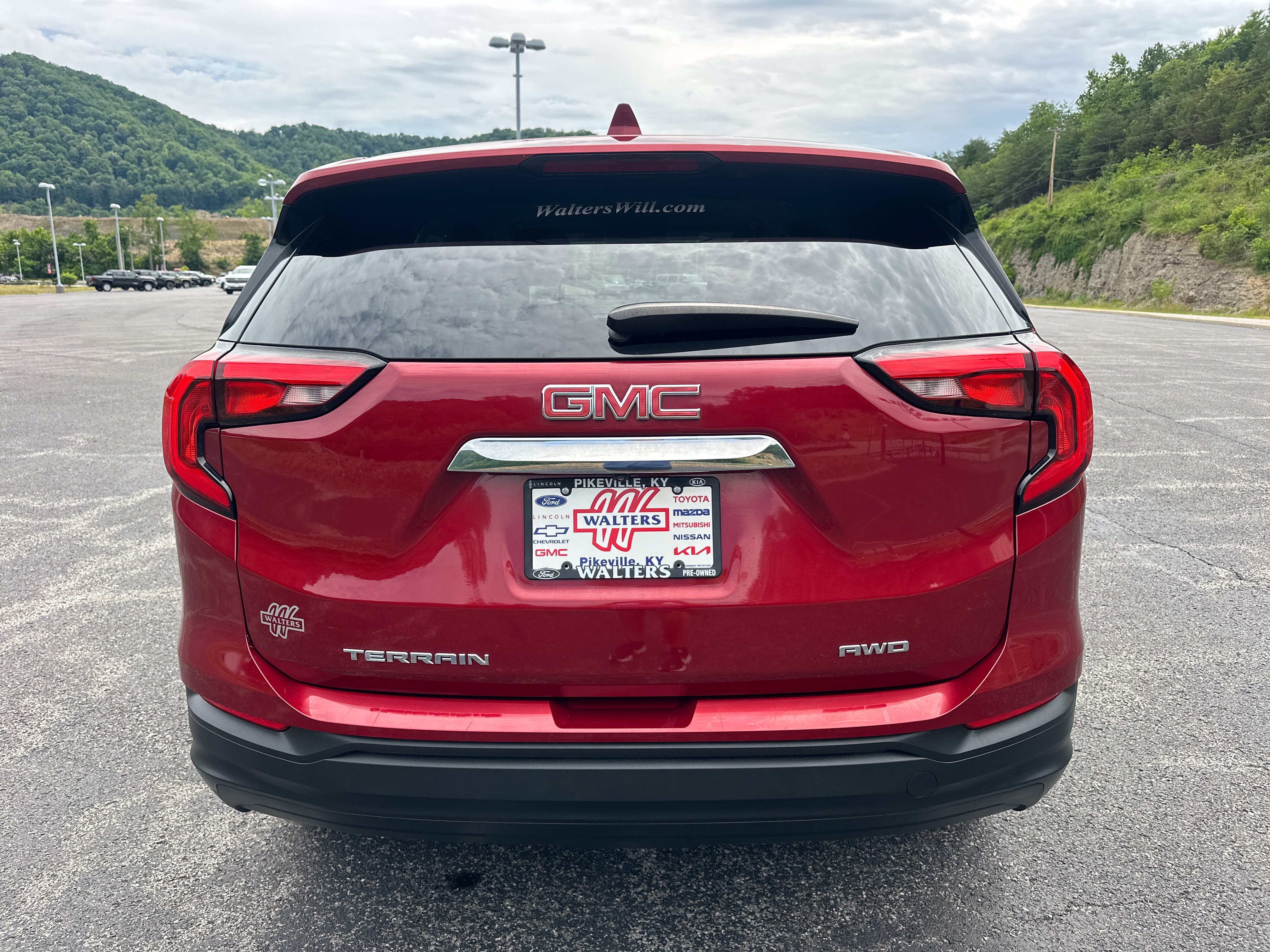 Used 2019 GMC Terrain SLE AWD/4WD image 3