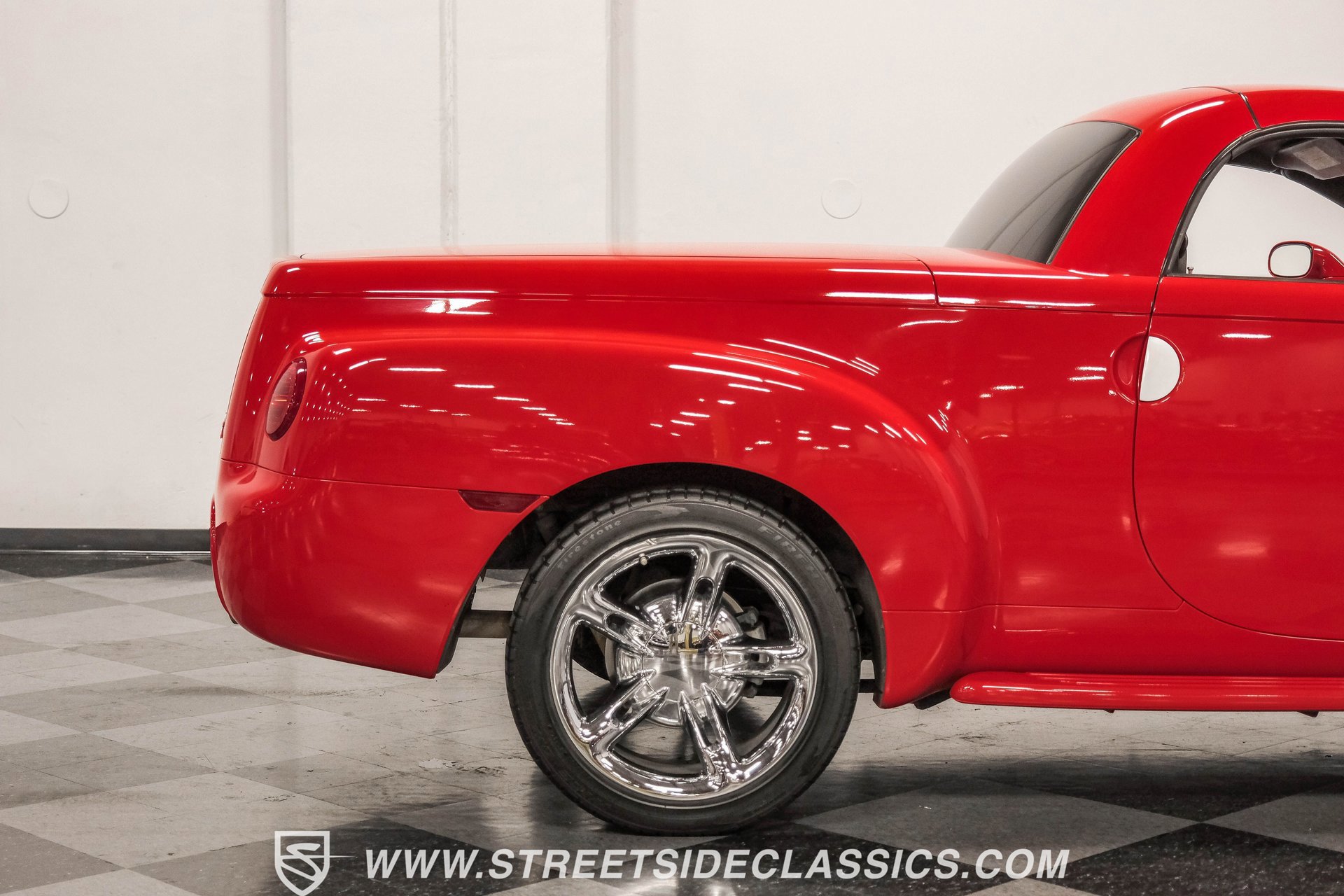 Used 2003 Chevrolet SSR w/ Preferred Equipment Group image 32