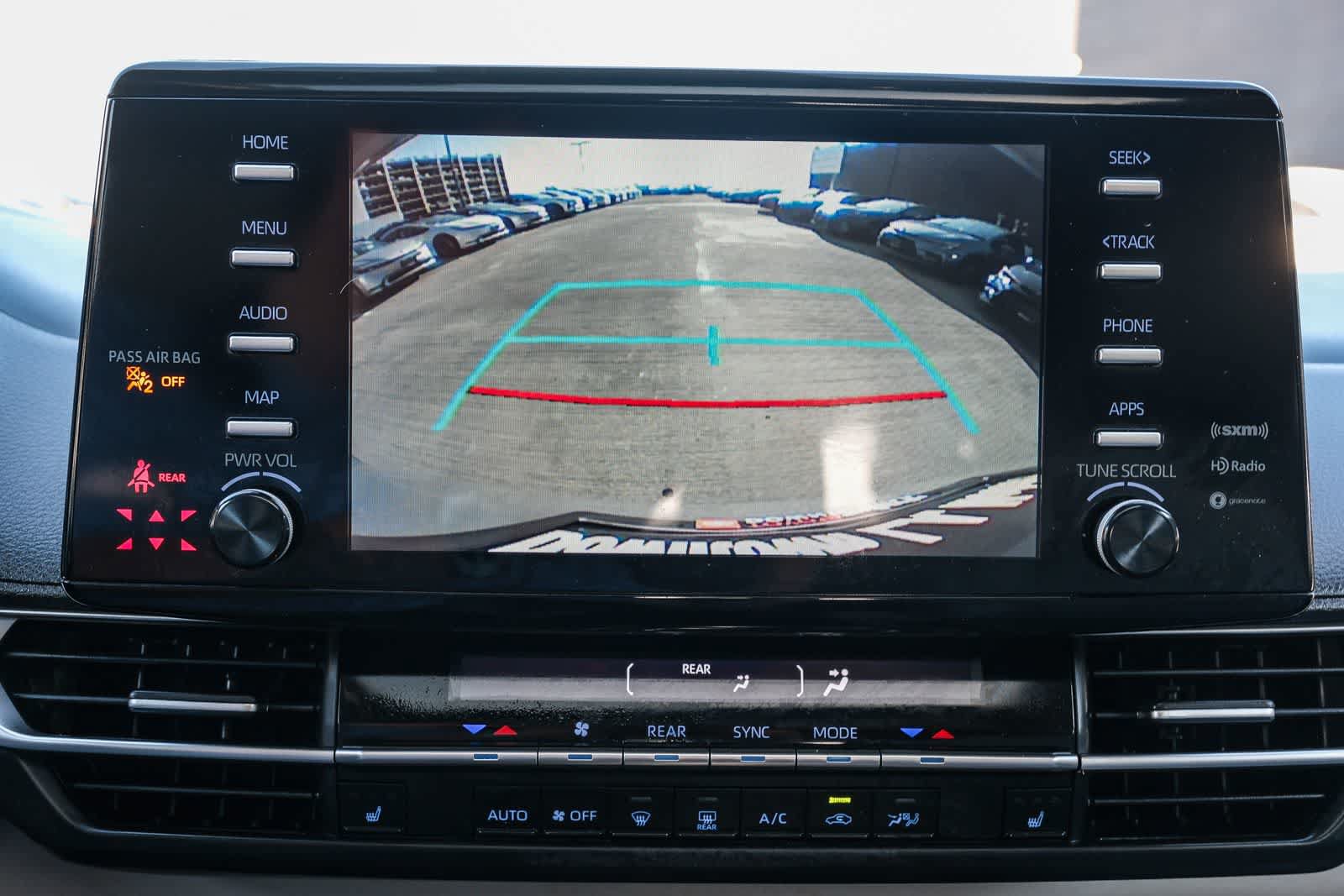 Certified 2024 Toyota Sienna XLE FWD image 29