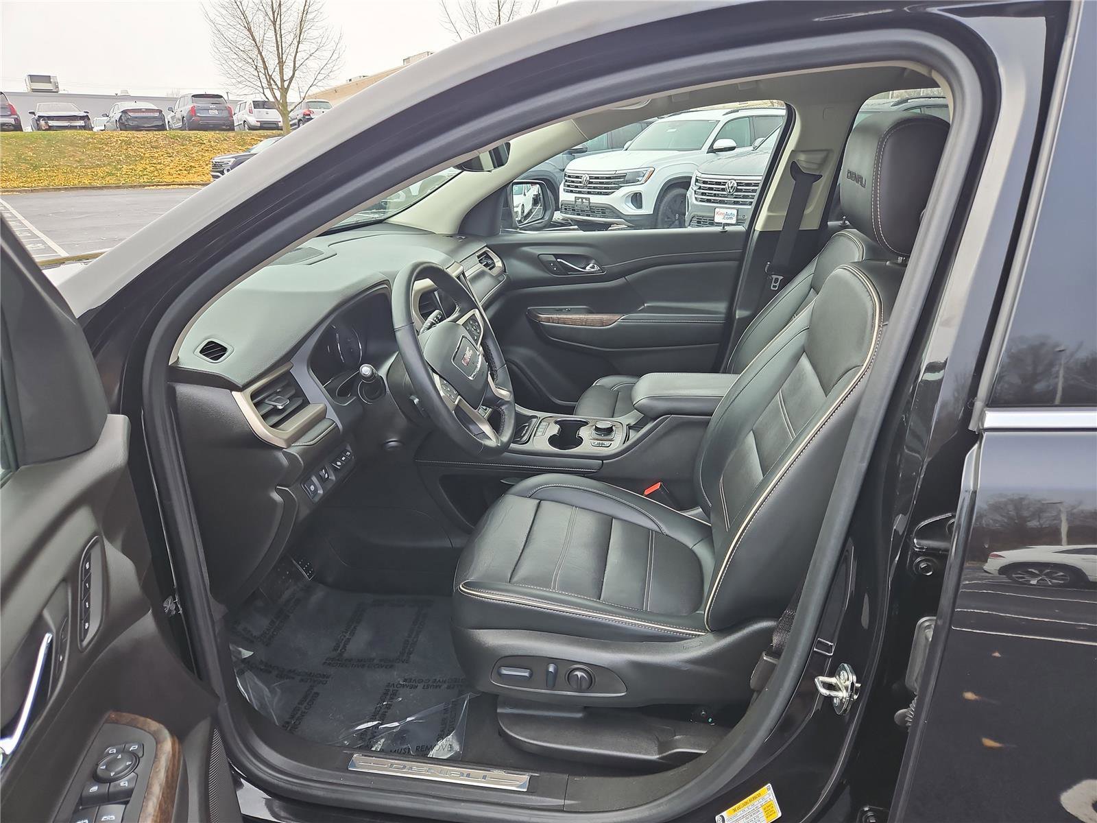 Used 2023 GMC Acadia Denali w/ Denali Ultimate Package image 15