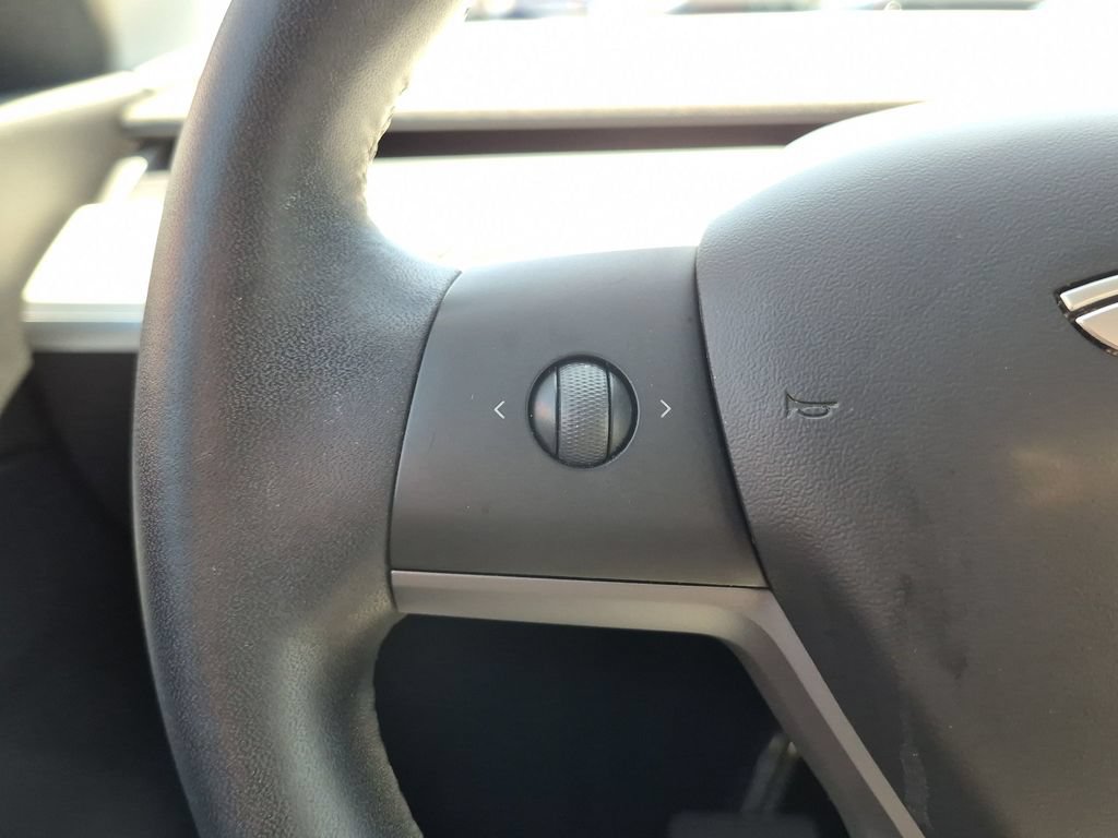 Used 2020 Tesla Model Y Long Range AWD/4WD image 19