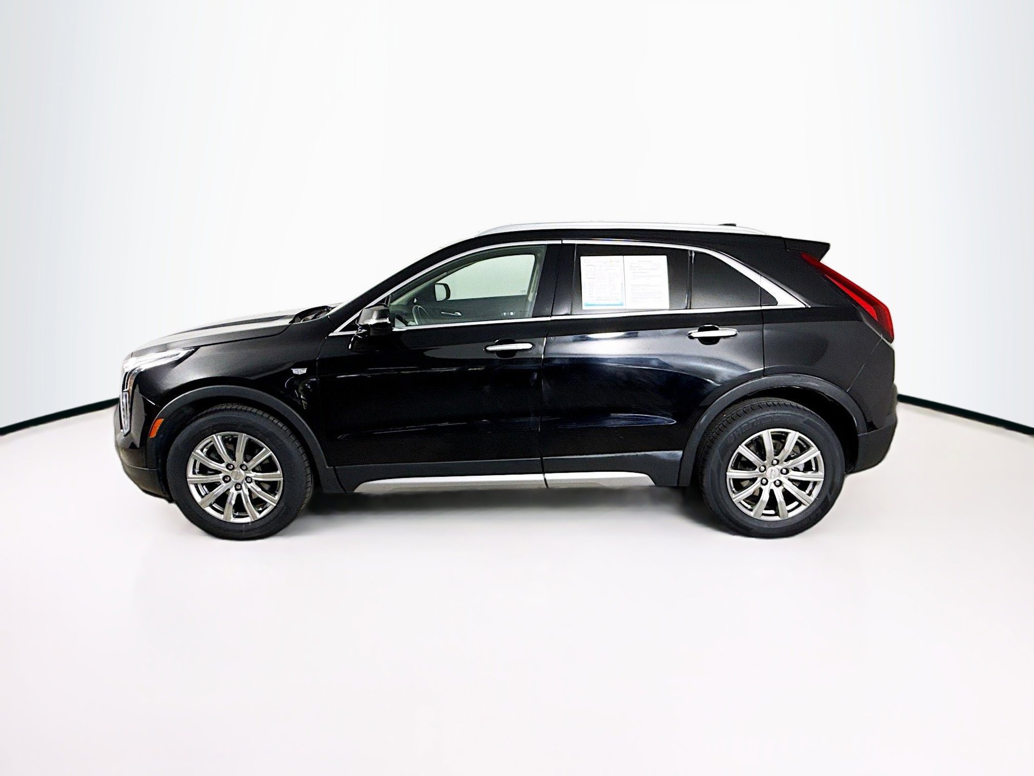 Used 2023 Cadillac XT4 Premium Luxury image 7