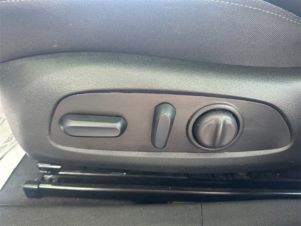 Used 2024 Chevrolet Malibu LT image 27