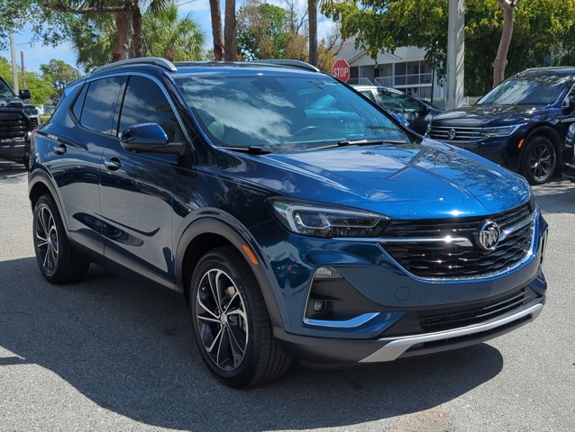 Used 2020 Buick Encore GX Essence w/ Advanced Technology Package video 3