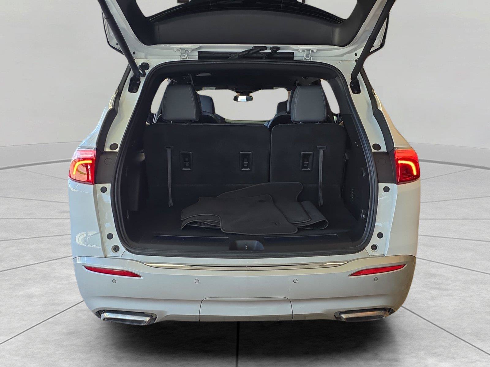 Used 2024 Buick Enclave Essence FWD image 13