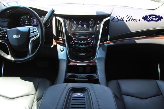 Used 2019 Cadillac Escalade Premium Luxury AWD/4WD image 17