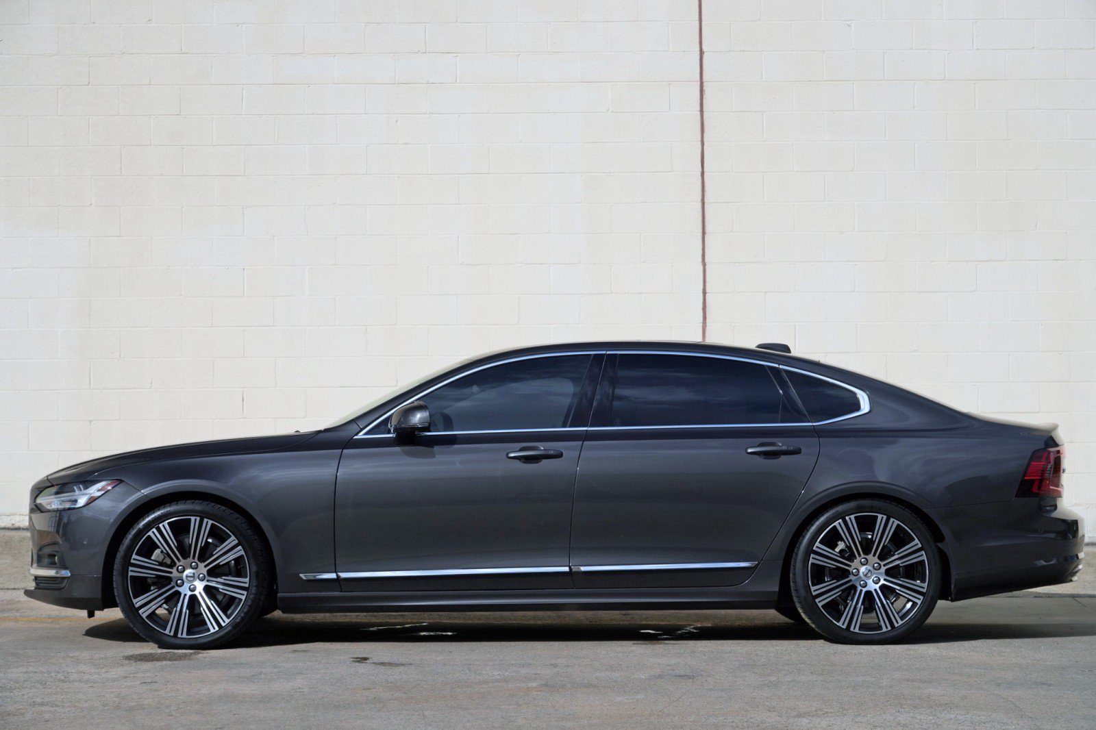 Used 2023 Volvo S90 B6 Ultimate w/ Protection Package Premier AWD/4WD image 9