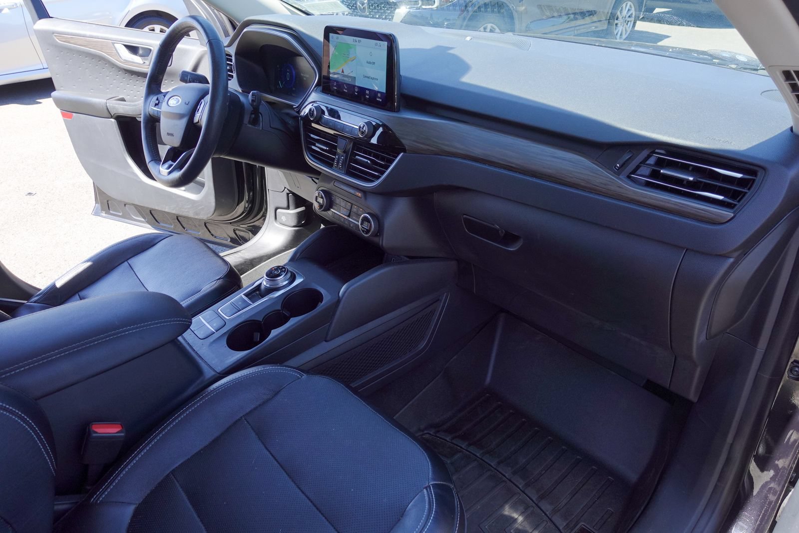 Used 2020 Ford Escape Titanium AWD/4WD image 11