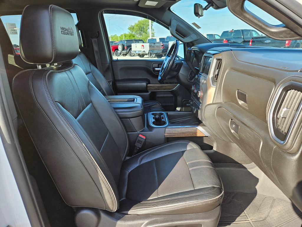 Used 2019 Chevrolet Silverado 1500 High Country w/ Technology Package AWD/4WD image 35