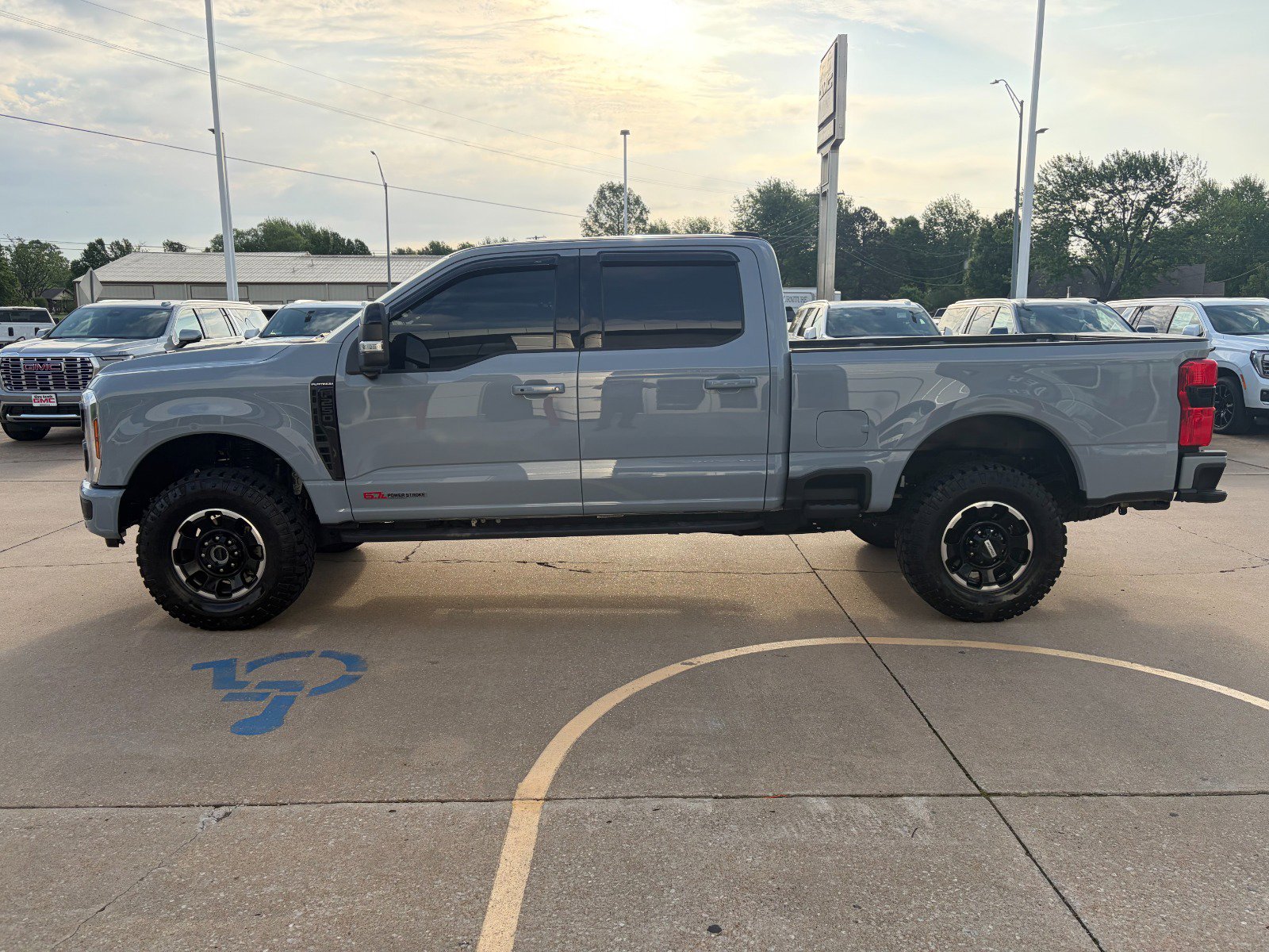 Used 2025 Ford F250 Platinum w/ Tremor Off-Road Package AWD/4WD image 3