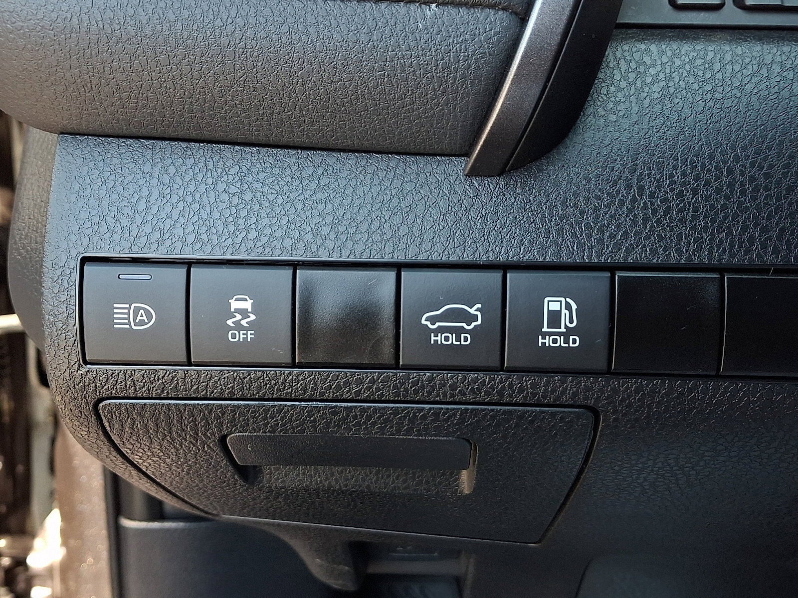 Used 2023 Toyota Camry LE AWD/4WD image 25