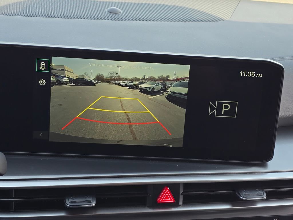 Certified 2025 Kia Sorento LX image 14