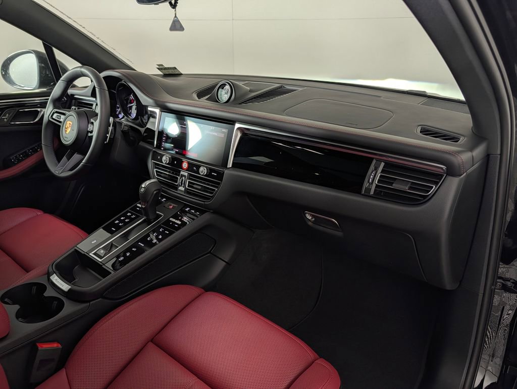 New 2026 Porsche Macan AWD/4WD image 19