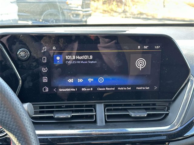 Used 2025 Chevrolet Trax RS w/ Sunroof Package image 9