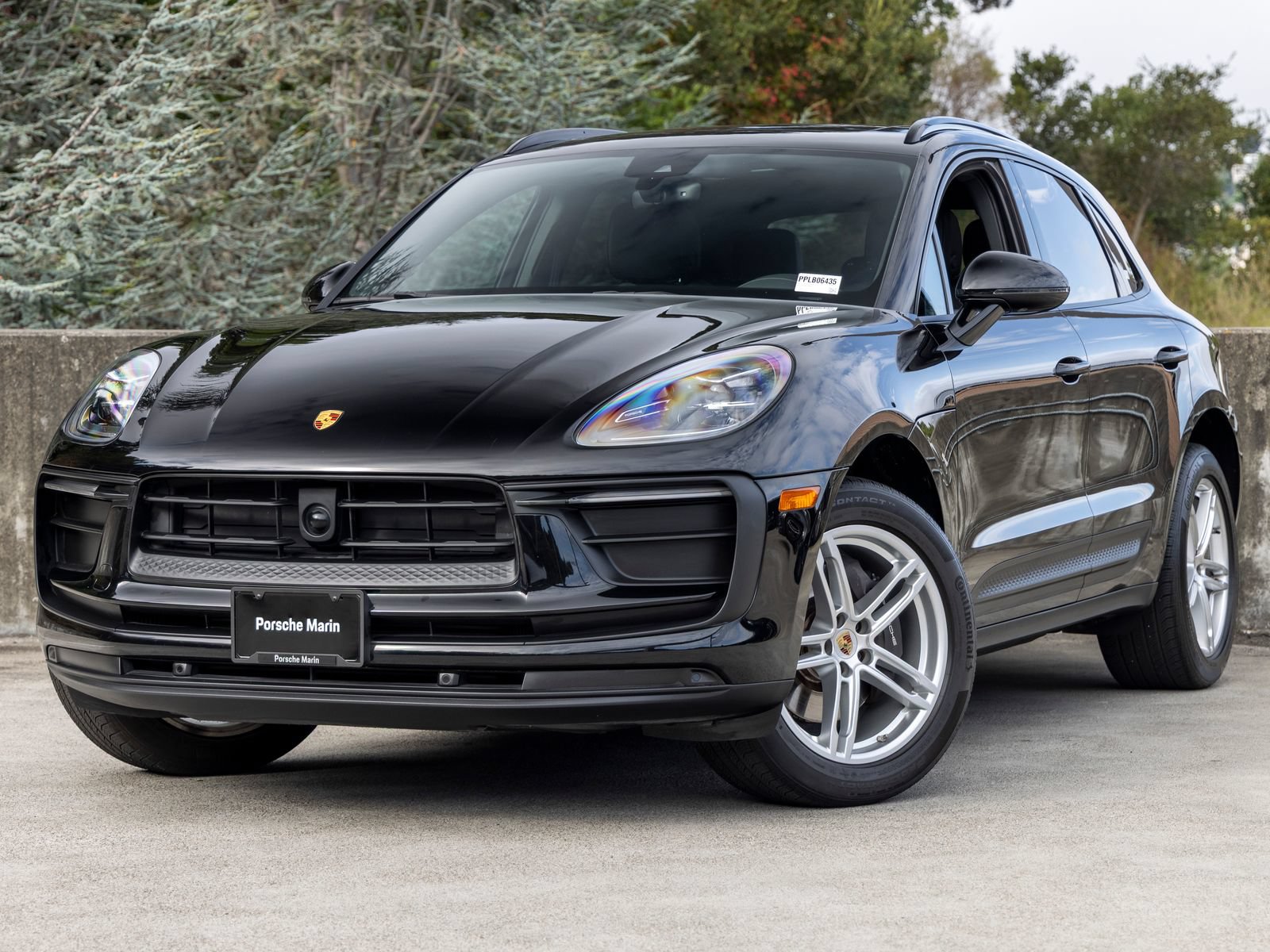 Certified 2023 Porsche Macan AWD/4WD image 1