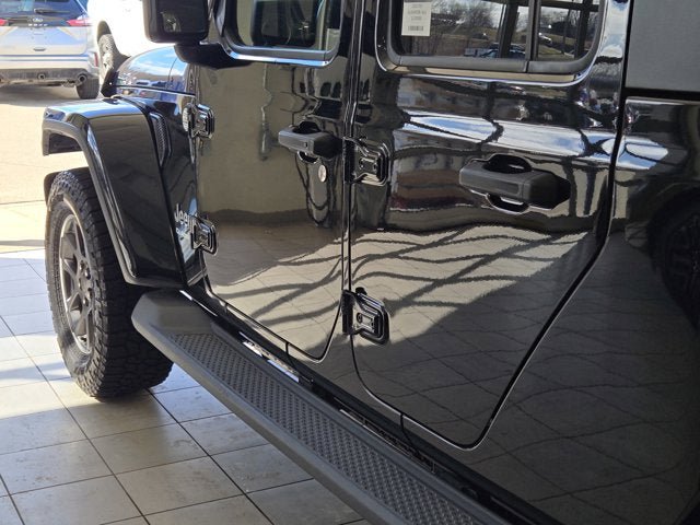 Used 2020 Jeep Gladiator Overland image 15
