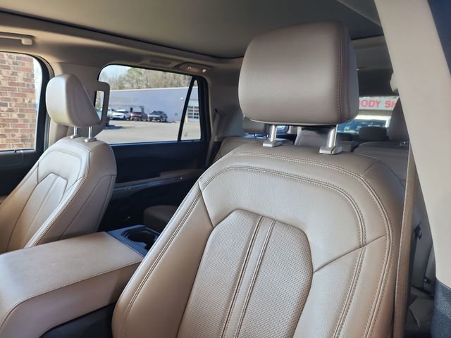 Used 2024 Ford Expedition Limited image 11