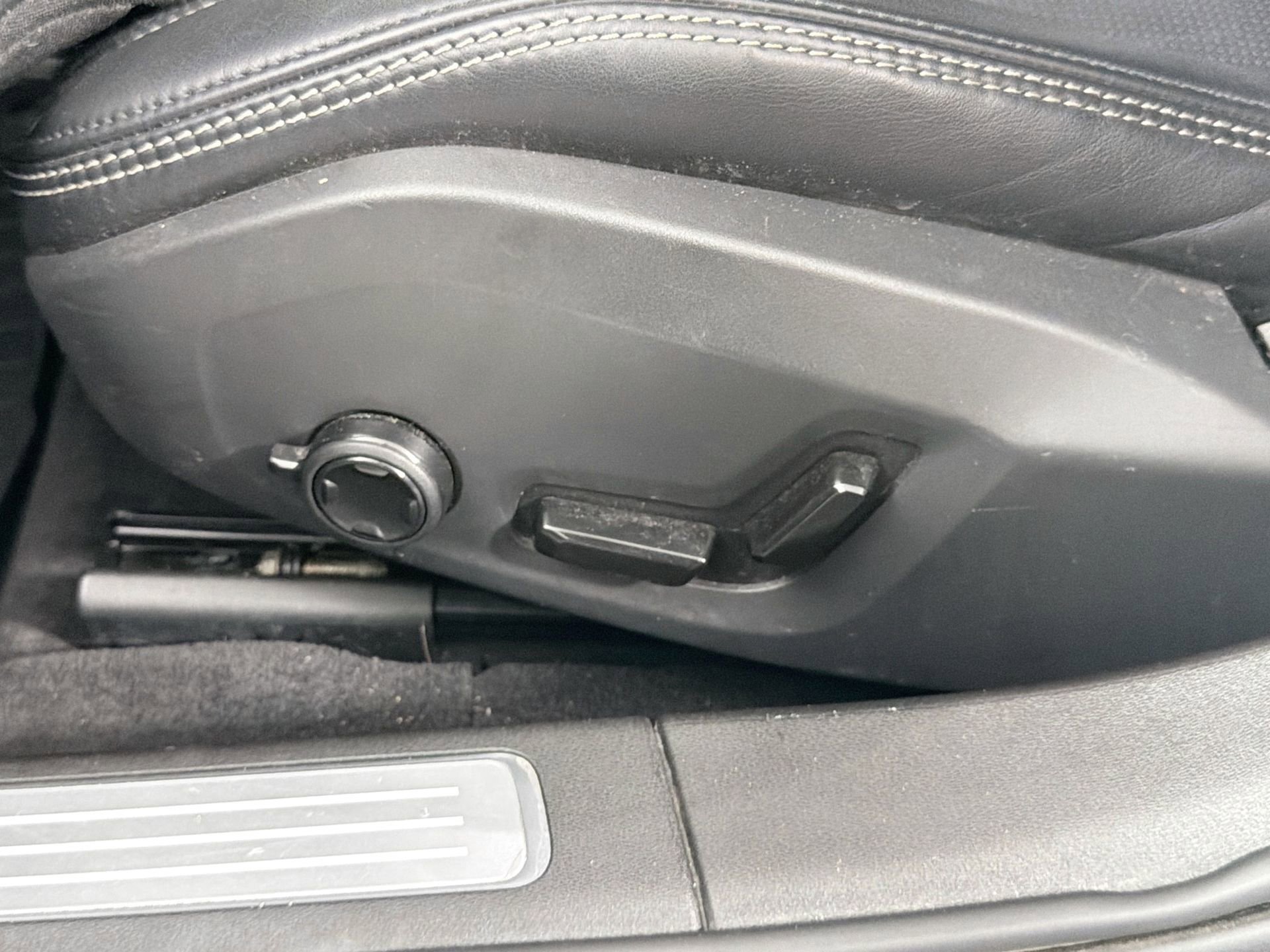 Used 2023 Volvo S90 B6 Ultimate w/ Protection Package Premier image 20