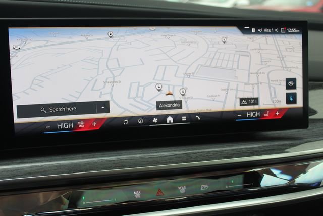 Used 2025 BMW i7 xDrive60 image 17