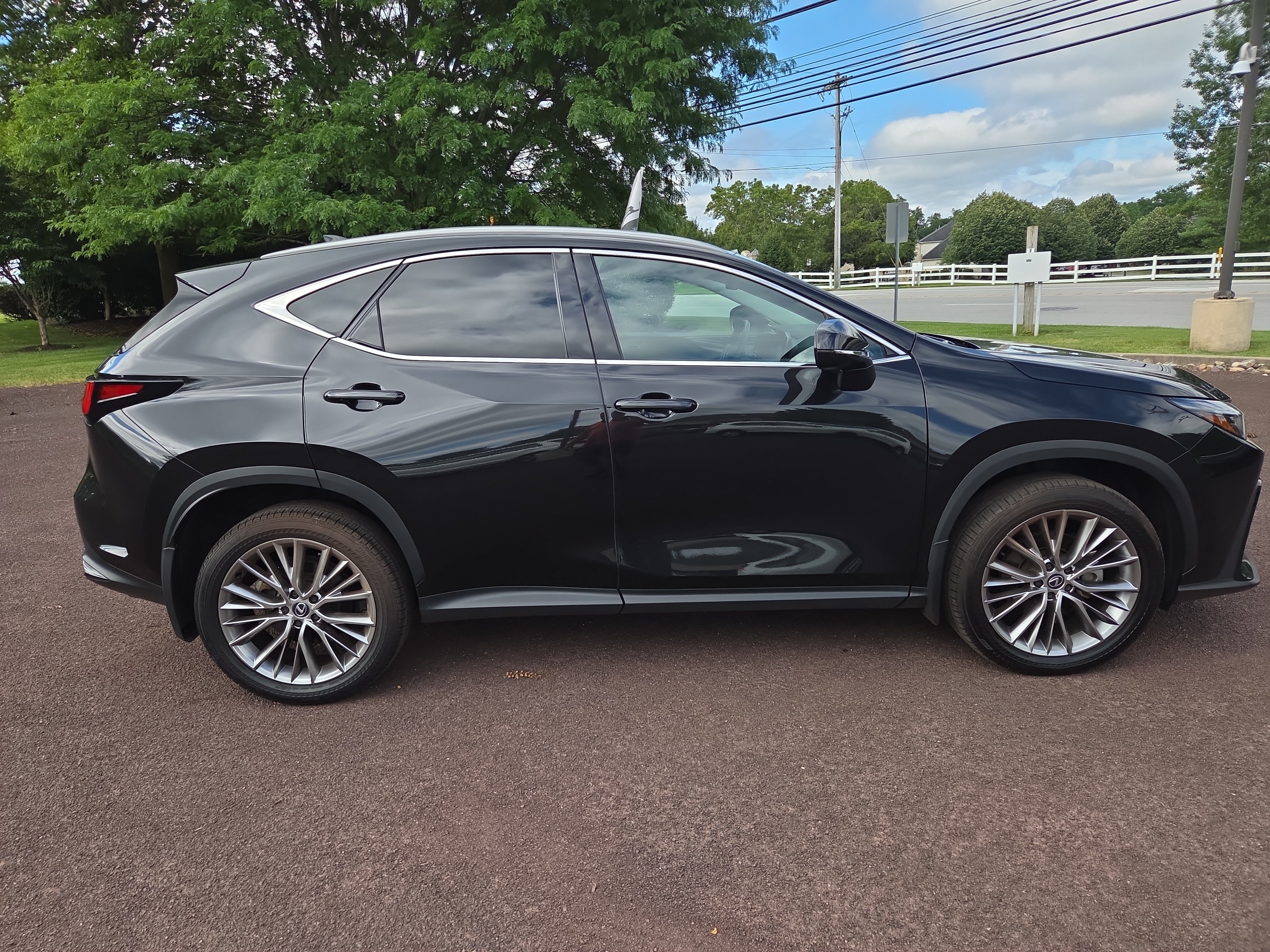 Certified 2025 Lexus NX 350 AWD w/ Accessory Package (2T) image 2