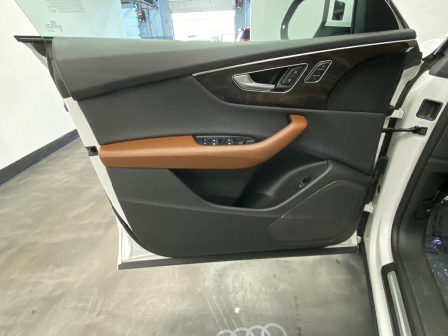 Used 2022 Audi Q8 Premium AWD/4WD image 44