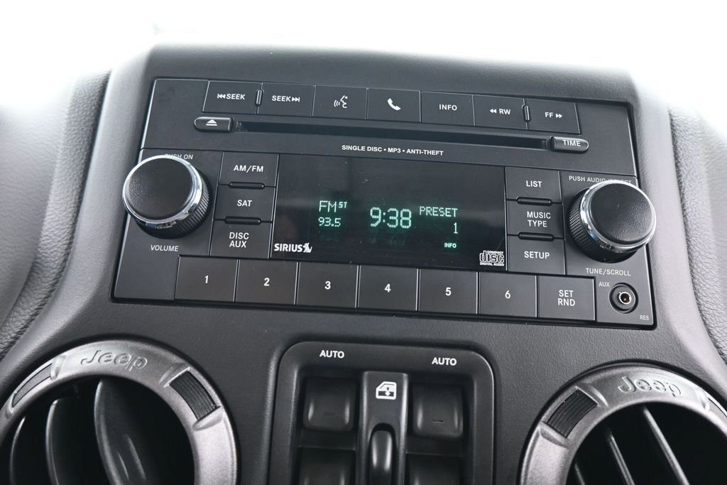 Used 2018 Jeep Wrangler Unlimited Sport S AWD/4WD image 17