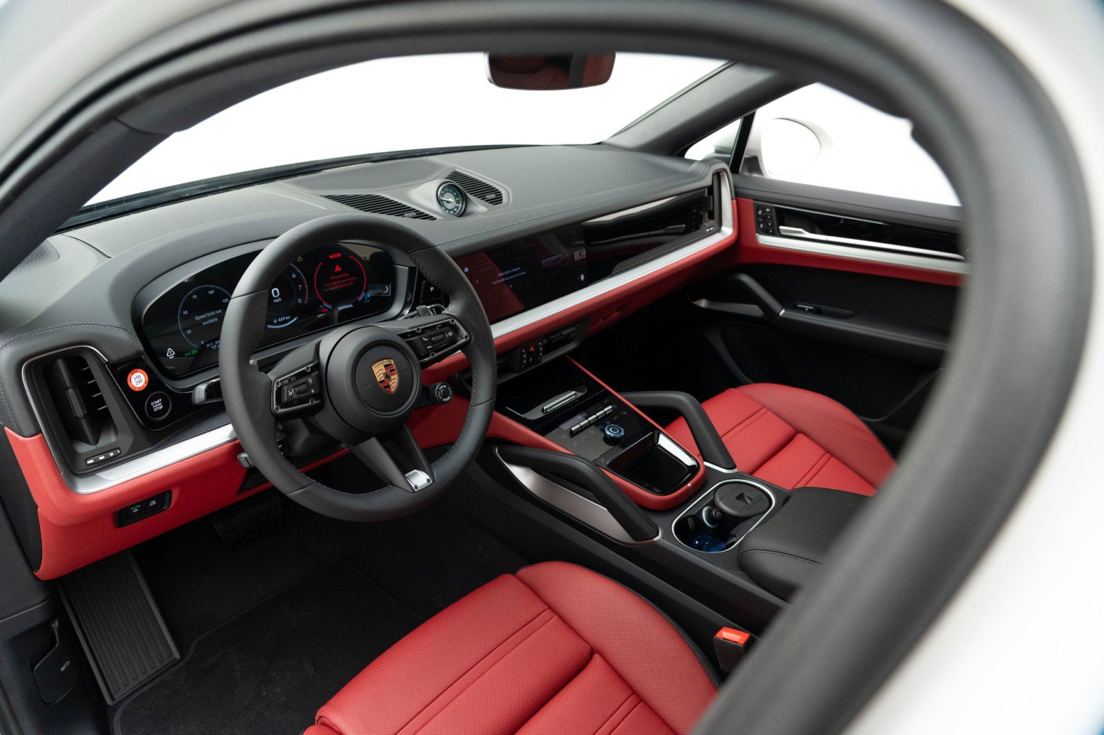 New 2026 Porsche Cayenne Coupe image 4