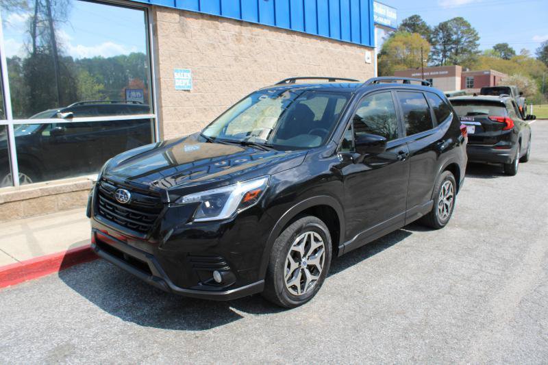 Used 2022 Subaru Forester Premium AWD/4WD image 2