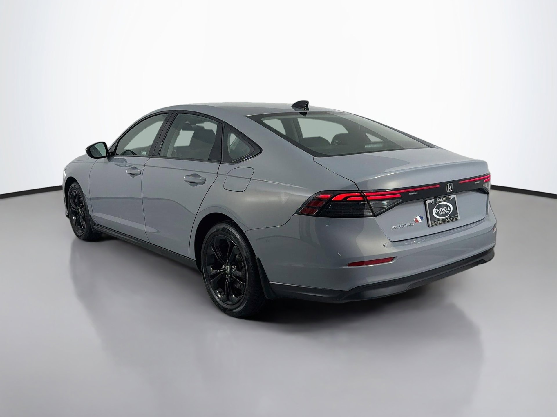 Certified 2025 Honda Accord SE image 5