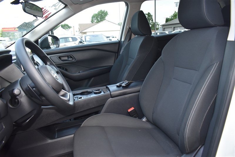Used 2024 Nissan Rogue S AWD/4WD image 11