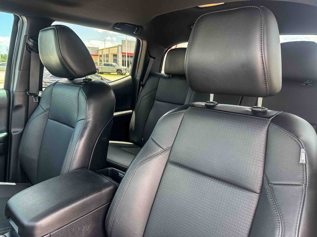 Used 2022 Toyota Tacoma Limited w/ Nightshade Package AWD/4WD image 14