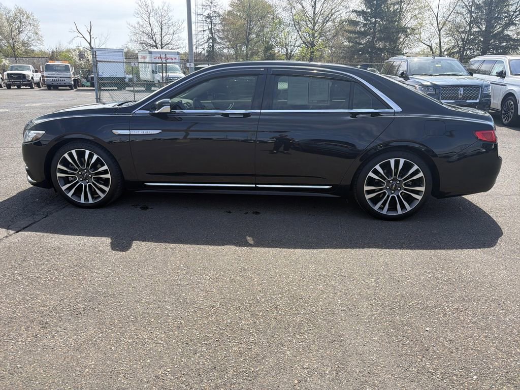 Used 2019 Lincoln Continental Reserve AWD/4WD image 2